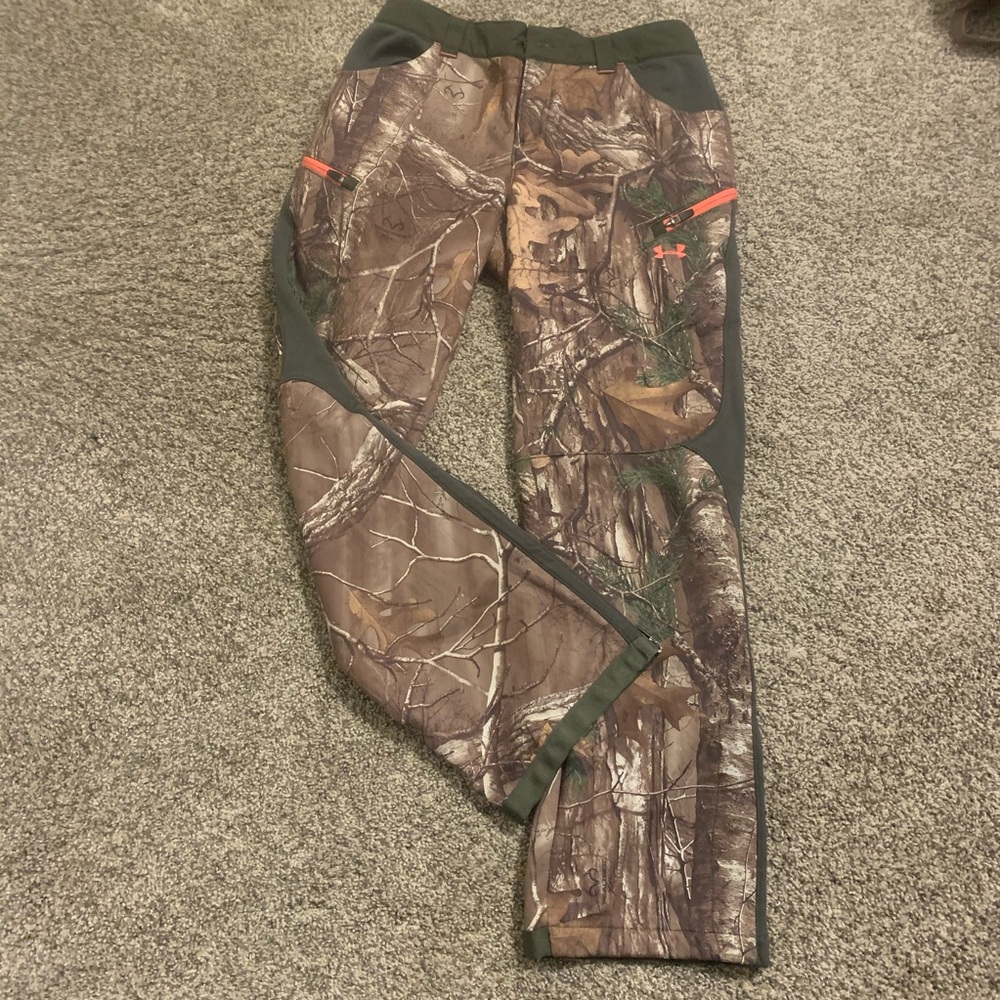 Under Armour Women’s Scent Control Camo Size 6